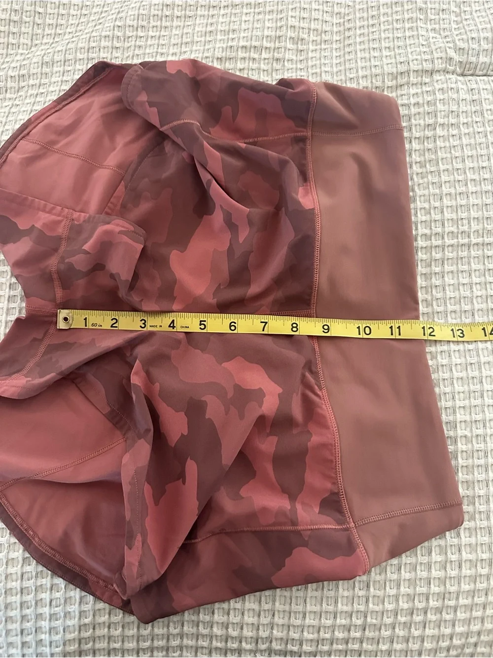 Lululemon Speed Up HR Short 2.5" - Heritage 365 Camo Brier Rose Multi - Size 6 - Picture 10 of 12
